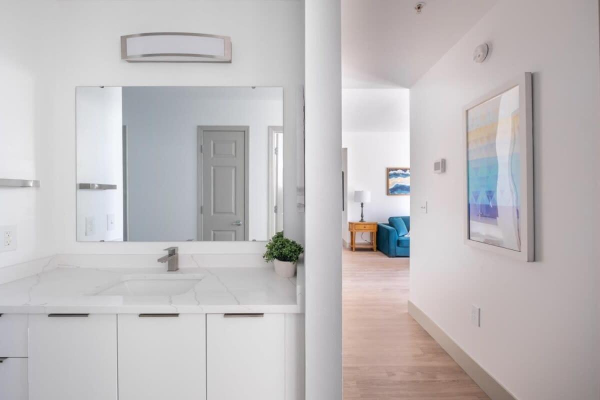 3Br Modern Downtown Apartment With Gym & Office ชาร์ล็อต ภายนอก รูปภาพ